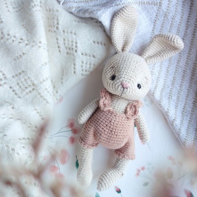 Patron lapin au crochet PDF – Doudou bébé, niveau débutant