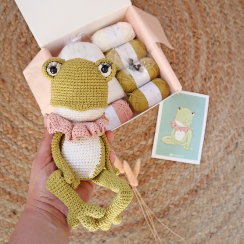 Kit Crochet Pénélope, la grenouille – Coffret Complet, Patron PDF
